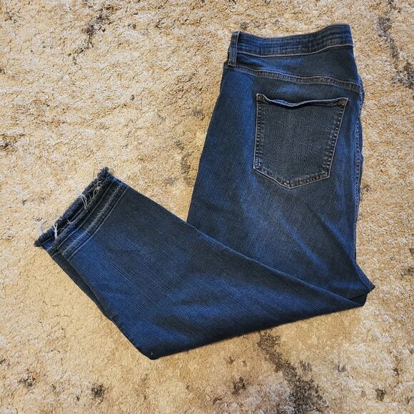 Torrid premium sky high skinny crop capris - Picture 8 of 10